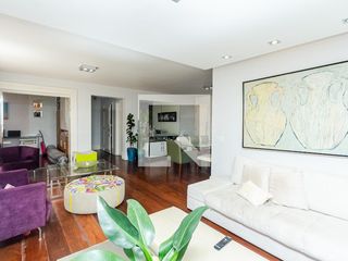 Apartamento no Itaim Bibi com 4 quartos, varanda e piscina. Excelente compra!