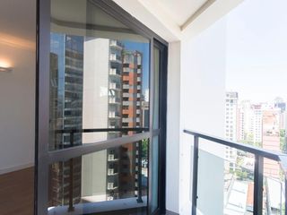 Compra apartamento no Itaim Bibi. 2 quartos, varanda, academia e piscina no condomínio. — foto 3