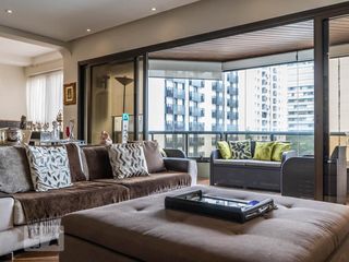 Apartamento para comprar no Jardim Paulista. Venda com 4 quartos, varanda e aceita pets.