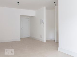Alugar apartamento com 2 quartos, 1 suíte, varanda, academia e piscina no condomínio. — foto 3