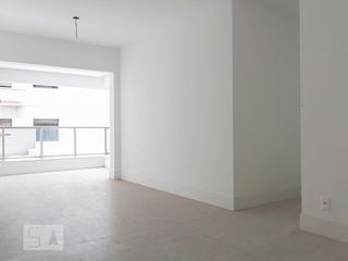 Alugar apartamento com 2 quartos, 1 suíte, varanda, academia e piscina no condomínio. — foto 2
