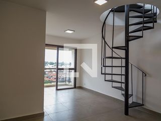 Apartamento com 4 quartos, churrasqueira no condomínio e quintal. Ideal para comprar. — foto 1
