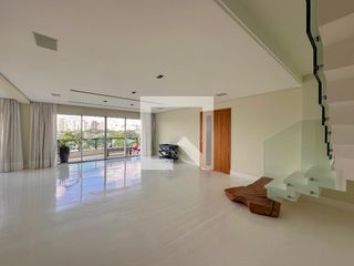 Venda de apartamento no Brooklin com 2 quartos e piscina no condomínio.