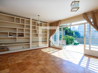 Casa com 4 quartos disponível para compra. Confira essa casa à venda para atender suas necessidades!