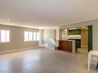 Compra apartamento com 2 quartos e piscina no condomínio.
