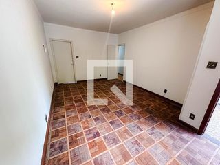 Casa na Pompeia com 4 quartos e closet. Compra ideal.