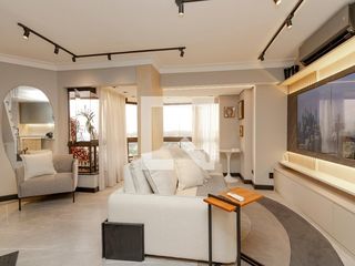 Apartamento à venda em Campo Belo: 3 quartos, varanda, closet, academia e pets permitidos.