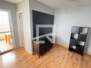 Apartamento mobiliado para compra com 4 quartos, 2 suítes, quintal, varanda, churrasqueira e piscina.