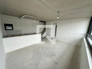 Venda de apartamento com varanda gourmet, piscina no condomínio, 3 quartos, 1 suíte.
