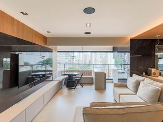 Comprar apartamento mobiliado no Jardim das Acácias com 2 quartos e varanda. Churrasqueira no condomínio.