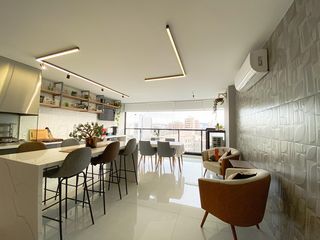 Apartamento na Vila Romana com 3 suítes, varanda e churrasqueira. Piscina no condomínio. Excelente compra!