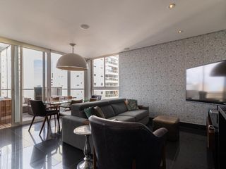 Apartamento mobiliado na Vila Olímpia com 2 quartos e piscina no condomínio para comprar.