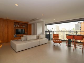 Comprar apartamento mobiliado em Pinheiros com 2 quartos, academia, churrasqueira e closet. Aceitam animais de estimação.