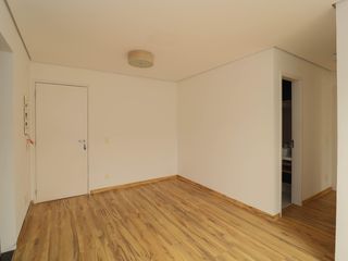 Venda de apartamento com 2 quartos, 1 suíte e piscina no condomínio. — foto 4