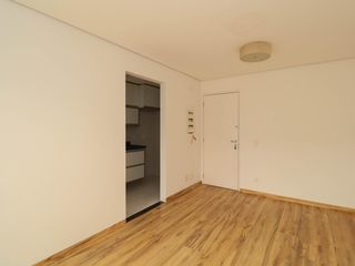 Venda de apartamento com 2 quartos, 1 suíte e piscina no condomínio. — foto 3