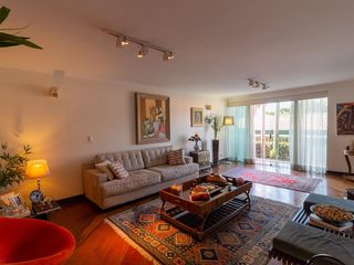 Casa no Brooklin, 3 quartos, 2 suítes, churrasqueira no condomínio, para comprar.
