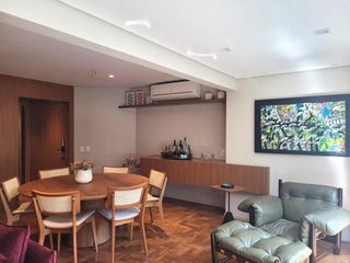 Apartamento mobiliado com 3 quartos, ideal para quem busca uma compra prática e confortável.