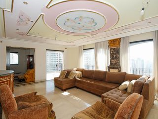 Comprar apartamento no Paraíso: 5 quartos, piscina e churrasqueira no condomínio.