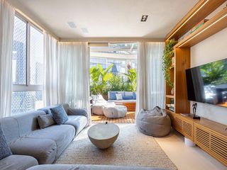 Venda de apartamento mobiliado na Vila Olímpia com 2 quartos e varanda gourmet.