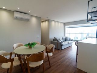 Apartamento mobiliado com 3 quartos, piscina, churrasqueira e varanda na Vila Clementino, para comprar.
