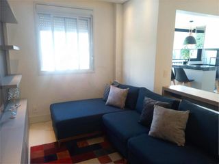 Comprar apartamento na Lapa: 2 quartos, varanda gourmet, piscina e churrasqueira no condomínio. Mobiliado. — foto 2