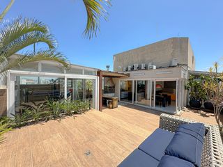 Apartamento à venda: 5 quartos, aceita animais.