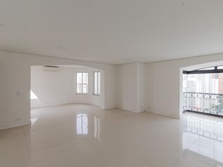 Comprar apartamento em Indianópolis com varanda, 3 quartos, 2 suítes e piscina no condomínio.