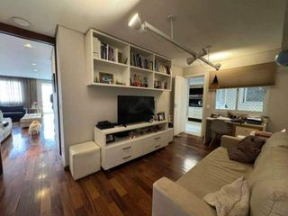 Apartamento mobiliado na Cidade Monções com 3 quartos, varanda e closet. Excelente oportunidade de compra.