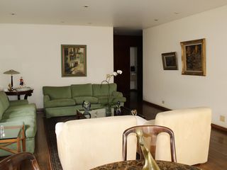 Apartamento mobiliado para comprar em Higienópolis, 3 quartos, varanda, closet e academia.