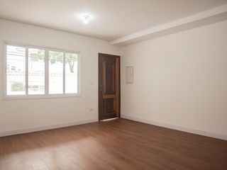 Casa com 3 quartos e varanda. Churrasqueira no condomínio. Ideal para comprar. — foto 3