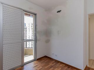 Apartamento mobiliado com varanda e 2 suítes. Academia no condomínio. Ideal para comprar. — foto 2