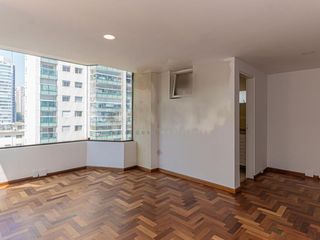 Apartamento mobiliado com varanda e 2 suítes. Academia no condomínio. Ideal para comprar. — foto 5