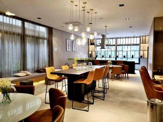 Apartamento mobiliado com 3 quartos na Vila Nova Conceição. Varanda e churrasqueira. Ideal para comprar.