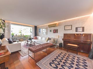 Venda de apartamento mobiliado no Brooklin Novo com 3 quartos.