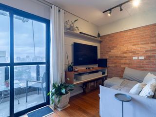 Comprar apartamento mobiliado com 2 quartos e piscina no condomínio. — foto 1