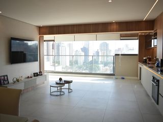 Comprar apartamento com 2 quartos e piscina no condomínio.