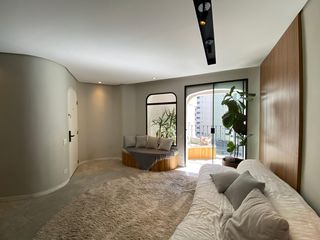 Venda de apartamento em Higienópolis com 3 quartos, varanda e piscina no condomínio.