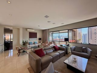 Apartamento à venda em Campo Belo com 5 quartos.