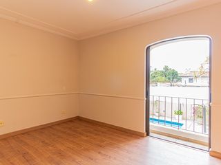 Apartamento mobiliado com 3 quartos, varanda e quintal. Piscina e academia no condomínio. Ideal para comprar. — foto 5
