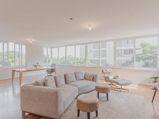 Comprar apartamento em Pinheiros com 3 quartos.