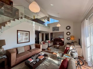 Venda de apartamento mobiliado no Brooklin com 4 quartos, 2 suítes, academia, piscina, garden e closet.