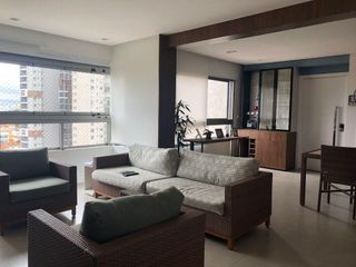 Venda de apartamento mobiliado na Vila Clementino com 3 quartos e academia no condomínio.