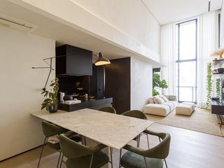 Comprar apartamento na Vila Olímpia com 2 suítes e piscina no condomínio.