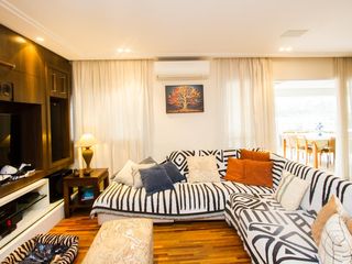 Apartamento no Brooklin para comprar: 3 quartos, varanda, mobiliado. Churrasqueira no condomínio.