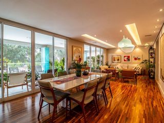 Apartamento à venda, com 274 m², 4 quartos e 4 vagas