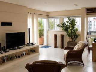 Comprar apartamento em Perdizes com 3 quartos, quintal, varanda gourmet, academia e piscina no condomínio.