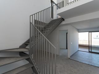 Venda de apartamento com 3 quartos, piscina e academia no condomínio.