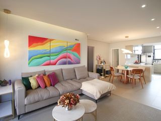 Apartamento com 3 quartos, piscina e academia no condomínio, ideal para comprar.