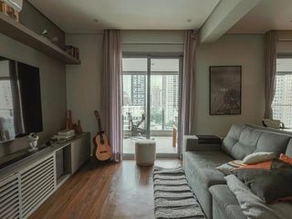 Comprar apartamento na Vila Nova Conceição com varanda gourmet, 2 suítes e piscina no condomínio.