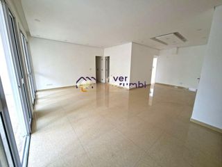 Comprar apartamento em Moema: 4 quartos, 2 suítes, academia, churrasqueira, closet, quintal, mobiliado.